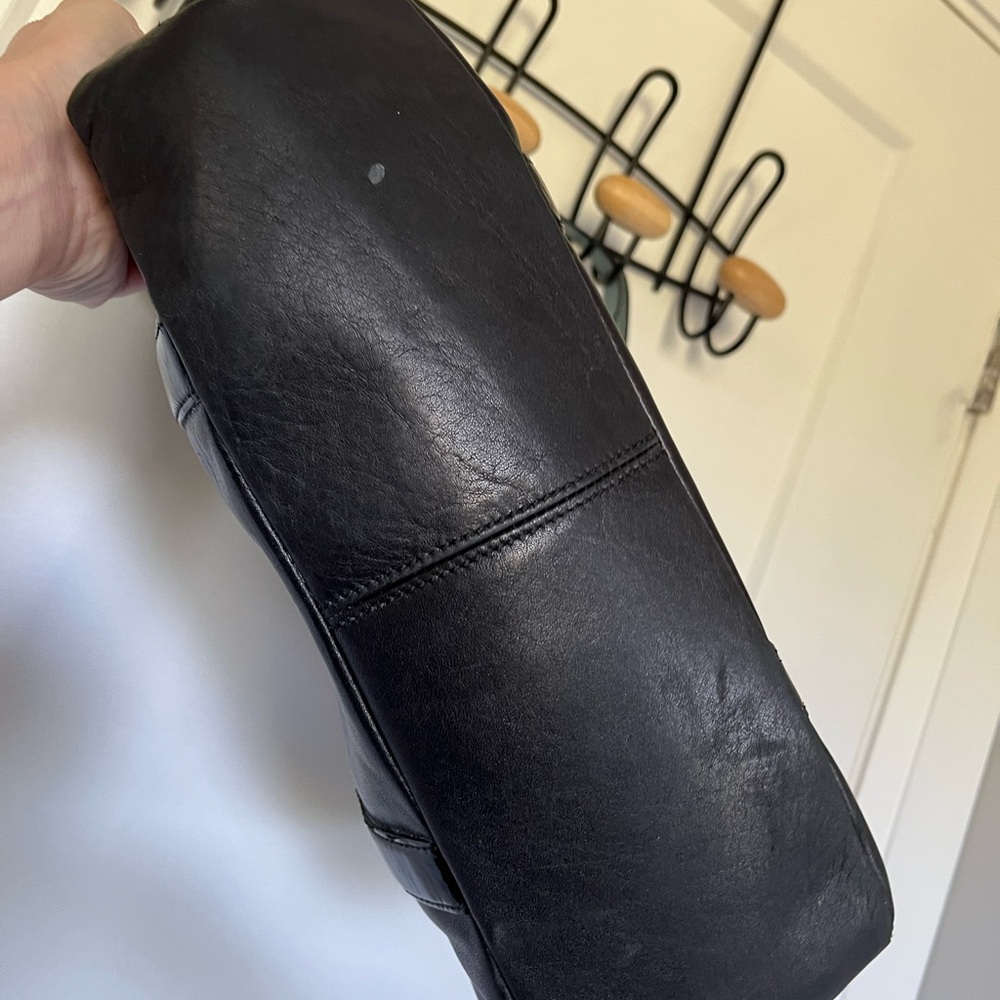 Coach 90s Black Leather Shoulder Bag - Picture 7 of 16